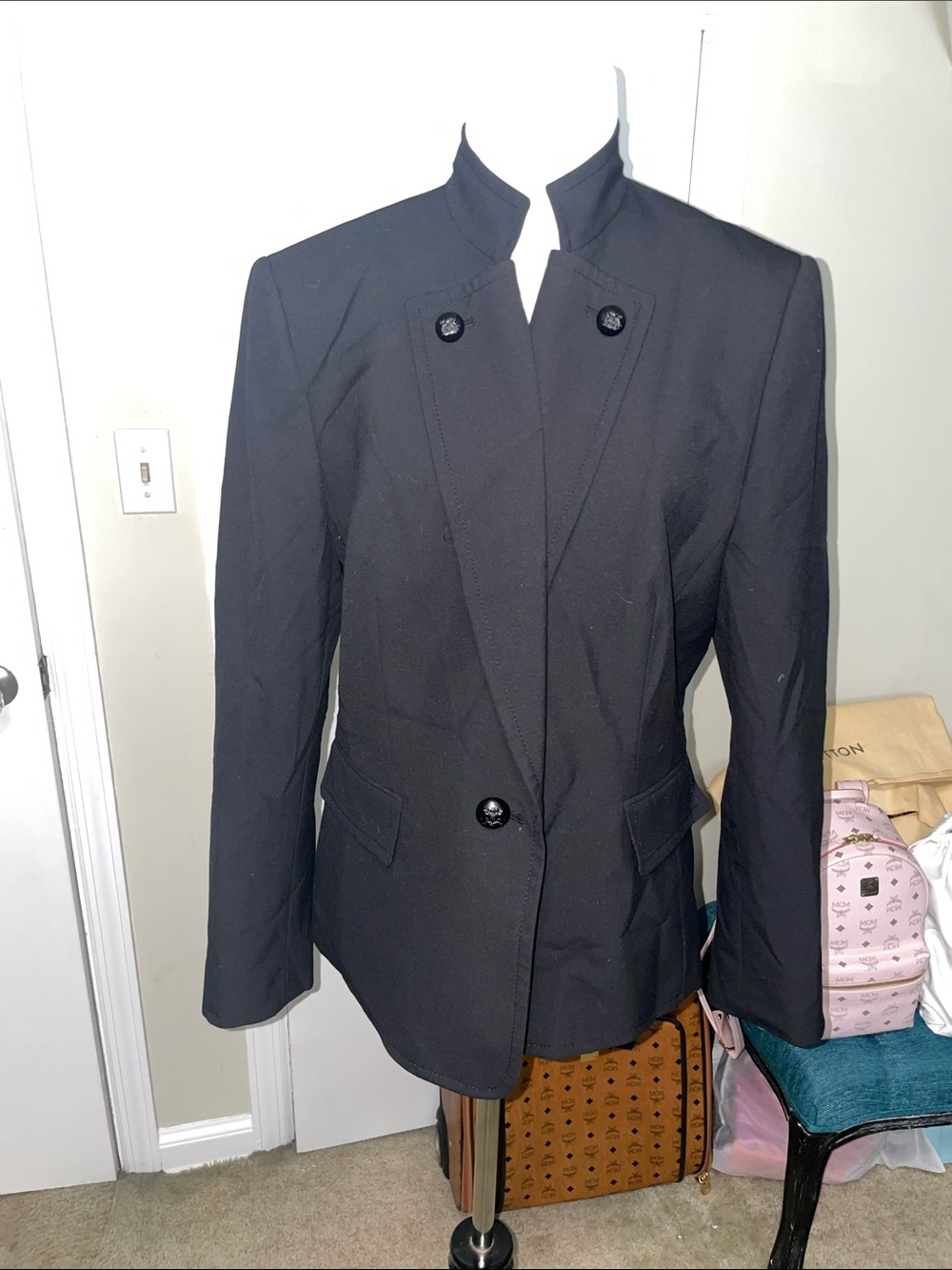 Tahari Black Tailored Blazer